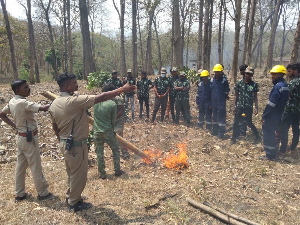 Demonstration on forest fire, rescue and management by TNFRS team, led by Mr. A. A. Vijay, Range 